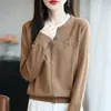 Suéter Tejido de Cuello Redondo con Puntos Convexos de Terciopelo Andy, Diseño de Invierno, Color Block Transfronterizo Otoño/Invierno, Manga Larga, Nuevo Estilo para Mujer, Falso Dos Piezas, Colección 2025