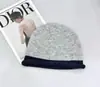 Atacado 25 Anos Outono Novo Gorro de Tricô Soltinho Outono e Inverno Novo Chapéu Turbante Feminino Solto com Barra Dobrada Colorido em Blocos Frente e Verso