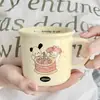 Taza linda y adorable, taza de cerámica de alta calidad con un diseño elegante, adecuada para uso doméstico como taza para beber o taza de café, y se puede personalizar para parecerse a una taza de esmalte