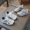 Zapatos Deportivos de Moda para Niños 2026 Primavera/Otoño Nuevo Estilo Zapatos Tipo Papá para Niños Niños Medianos y Grandes Zapatos de Malla Individuales Transpirables Casuales