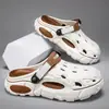 Sandálias de Praia Masculinas Verão Novo Estilo Sola Grossa com Furos Antiderrapantes Outdoor Slip-on Duas Vias Tamanho Grande