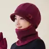Gorro Caliente de Invierno para Mamá Conjunto de Bufanda y Guantes Tejidos para Mujer Gorro para Personas Mayores Forrado de Polar para Personas de Mediana Edad y Mayores