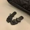 Sandalias planas cuadradas de estilo francés, zapatos de hada para uso en exteriores, nuevas sandalias de playa de verano 2026