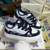 Nuevos zapatos de entrenamiento alemanes versátiles casuales de alto estilo, nuevas zapatillas con cabeza de gato primavera-verano 2026, zapatos pequeños de moda con suela gruesa