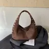 Bolso de Hombro Cruzado Retro Milenio Chica Picante Remache Bajo el Brazo para Mujer Nuevo Otoño/Invierno Gran Capacidad Tacto de Alta Gama Bolso de Hombro Único