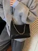 Yuezhi 2026 nuevo modelo de bolso de hombro de cadena gruesa esmerilada de alta calidad, bolso de axila estilo Chanel, bolso cruzado retro moderno