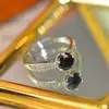 Anillo para Mujer Xiaohongshu de Moissanita de 1 Quilate Venta al por Mayor Anillo de Diamante Au750 Color Negro Pasa la Prueba de Diamante Se Puede Enviar en Nombre del Comprador