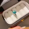 Anillo Abierto Cuadrado de Circonita Cúbica Estilo Coreano Moda Versátil para el Trabajo Anillo para el Dedo Índice Diseño Personalizado Sentido de la Moda Joyería de Mano de Nicho Venta al por Mayor