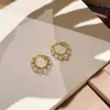 Broches para Pendientes Dorados con Perlas de Lujo Ligero Francés para Mujer Estilo Retro de Alta Gama Temperamento de Lujo Ligero Pendientes de Moda de Nicho Joyería para Orejas