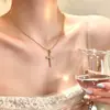 Cadena de clavícula cruzada de diamantes completos estilo europeo y americano, cadena fina versátil hip-hop de nicho de Instagram, adecuada para el uso diario y para superponer, accesorio popular en línea