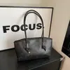 Bolso Retro de Alta Apariencia y Gran Capacidad para Mujer, Nuevo Bolso de Hombro para Viajes de Otoño e Invierno 2025, Bolso de Mano