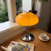 Lámpara de Mesa Creativa de Hongo de Lujo para Dormitorio, Lámpara de Calabaza de Diseñador de Alta Gama para Mesita de Noche, Luz Nocturna Decorativa para el Hogar, Lámpara de Mesa de Hierro