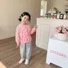 Moletom fofo para meninas com estampas de coração, roupa de outono para crianças pequenas, estilo coreano fofo novo top versátil de manga comprida de outono, moderno