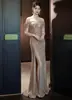 Elegante Vestido Largo Negro con Diseño de un Hombro para Mujer, Nuevo Estilo para Banquetes, Exámenes Artísticos, Grandes Actuaciones y Anfitrionas de Reuniones Anuales