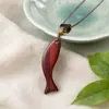 Novo Pingente de Peixe Pequeno de Sândalo Chinês Colar Longo para Mulheres Simples Retro Estilo Étnico Versátil Acessórios de Combinação para o Verão