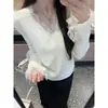 Suéter de punto ajustado con escote en V y manga larga, patchwork de encaje sexy, color puro, para mujer, temporada de primavera 2026