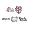 Broche Inspirador em Inglês para Meninas, Cor Rosa Doce e Descolada, Insígnia com Texto de Poder Feminino, Decoração para Mochila e Roupas