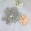 Broche de flor tridimensional com strass de alta qualidade, materiais DIY, acessórios decorativos de lantejoulas feitos à mão para superfícies de roupas, chapéus e sapatos