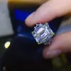 Anel de moissanita 5 quilates cor D corte esmeralda Europa e Estados Unidos moda anel de diamante atacado com certificado suporte uma geração de cabelo