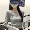 Camiseta Chic de Manga Larga con Cuello en V Estilo Coreano para Mujer Primavera y Otoño 2025 Diseño Simple Bordado Top Corto Versátil
