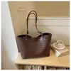 Bolso tote tejido a la moda y con estilo, nueva versión coreana de tendencia 2025, bolso tote vintage, simple y de gran capacidad, bolso de hombro y para el antebrazo