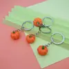 Llavero Colgante Divertido de Resina Simulación de Frutas y Verduras Fresa Jade Col Repollo Tienda de Catering Gourmet Colgante Pequeño Regalo