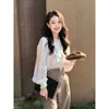 Camisa branca acetinada estilo francês com mangas bufantes, camisa feminina fina e elegante de verão com gola alta, top com proteção solar