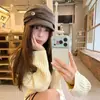 Chapéu equestre metálico plissado retrô japonês para mulheres, design outono 2026, boina de nicho, boné bico de pato