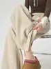 Calça feminina versátil de outono e inverno 2026, nova, com forro de fleece, quente, padrão espinha de peixe, elegante, para o trabalho, casual, corte solto