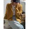 Casaco cardigan fino de malha feminino, novo modelo outono 2026, top de manga longa na cor laranja pôr do sol combinado com uma camisola, pequeno suéter externo