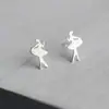 Brincos pequenos de prata 925 esterlina estilo coreano, fofos e únicos para mulheres, simples e criativos, com um design estiloso e versátil, perfeitos para estudantes