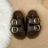 Sapatos Birkenstock de sola grossa 2026 outono e inverno novos chinelos peludos estilo coreano para mulheres, chinelos de pelúcia Birkenstock de sola plana para uso externo