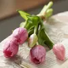 Flores Artificiais Tulipas de Silicone Macio com 5 Hastes Simuladas para Decoração de Mesa de Sala de Estar, Buquê de Flores Artificiais em Estoque