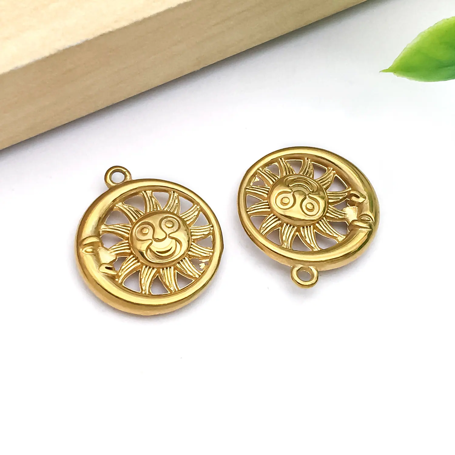 T2928-HY9-18X21x4mm孔1.5mm炉内真金色