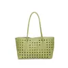 Bolsa de palha feminina fashion e estilosa, bolsa tote de ombro versátil e bonita, bolsa tote grande de alta capacidade única e moderna