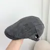 Gorra retro japonesa de nicho color sólido con tacto lavado para hombres y mujeres gorra de calle lisa cara de cara tapa frontal decorativa de uso inverso personalidad hace que la cara se vea más pequeña