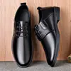 Novos Sapatos Casuais Clássicos 2025 para Homens, Estilo com Cadarços, Sapatos de Couro Masculinos para Primavera e Outono, Sapatos Individuais Versáteis de Couro Macio para Negócios, Transfronteiriço