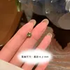 Aretes de Zirconia Deslumbrante Serie Verde, Aretes de Acero de Titanio con Zirconia para Mujer, Exquisitos Aretes de Mariposa de Alta Gama