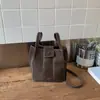 Bolso de Nicho de Gama Alta para Mujer Otoño e Invierno 2025 Nuevo Bolso Cruzado de Hombro Único Informal con Empalme Bolso Cubo Popular de Instagram