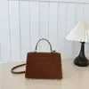 Bolsa Tiracolo Estilo Coreano Estilo Nicho Bolsa Quadrada Pequena para Mulheres Moda Inverno 2025 Bolsa Simples Versátil de Ombro Único Transversal