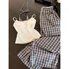 Pijama Camisola de Xadrez Puro Desejo com Gola Halter Falso Duas Peças para Mulheres, Estilo Verão Hot Girl, Conjunto Confortável de Calça Longa Solta para Casa