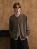 Cardigan Suéter Tricô Gola Redonda Falso Duas Peças Cor Color Block Retrô para Homens e Mulheres Outono e Inverno Novo Simples Solto Casual