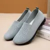 Tênis Casual Slip-On Feminino Branco com Malha Respirável, Solado Leve e Macio, Antiderrapante, Resistente ao Desgaste, Tecido Old Beijing