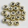 Miçangas de letras planas pretas com fundo dourado 4*7mm Material para pulseira infantil DIY 100/saco