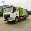 Veículo de saneamento de 15 metros cúbicos com contêiner de lixo compactado, apresentando um sistema de controle hidráulico integrado para compressão de resíduos sólidos urbanos