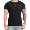 Camisa Henley Estilo Americano para Homens, Manga Curta, Corte Slim, Camiseta Elástica com Costela, Camisa Base Lisa de Secagem Rápida para Fitness de Verão