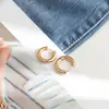 Pendientes de Aro Gruesos Lisos Transfronterizos Europeos y Americanos Chapados en Acero de Titanio 18K, Pendientes de Aro Simples y Versátiles, Pendientes de Moda