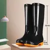 Botas de lluvia antideslizantes de caña alta para mujer, botas de goma impermeables para adultos para uso en exteriores en días lluviosos, zapatos de agua de caña media de verano