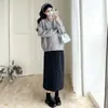 Roupa de maternidade para outono e inverno, suéter de tricô novo estilo, solto e doce, top de maternidade, saia de bolinhas, conjunto doce e que emagrece