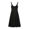 Atacado de fabricante de roupas femininas transfronteiriço 2026 Vestido de cor sólida moderno estilo europeu e americano com gola de renda acinturado